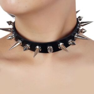 Collier pirate à pointes noires — Bord de la Faille
