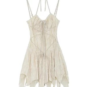 Robe gothique asymétrique — La Voile Ivoire
