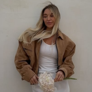 Veste pirate camel en daim à col rabattu et poches zippées