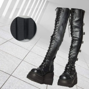 Bottes gothiques au-dessus du genou — Les Haubans de Minuit