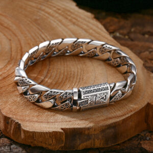Bracelet argenté à maillons gravés et fermoir rectangulaire