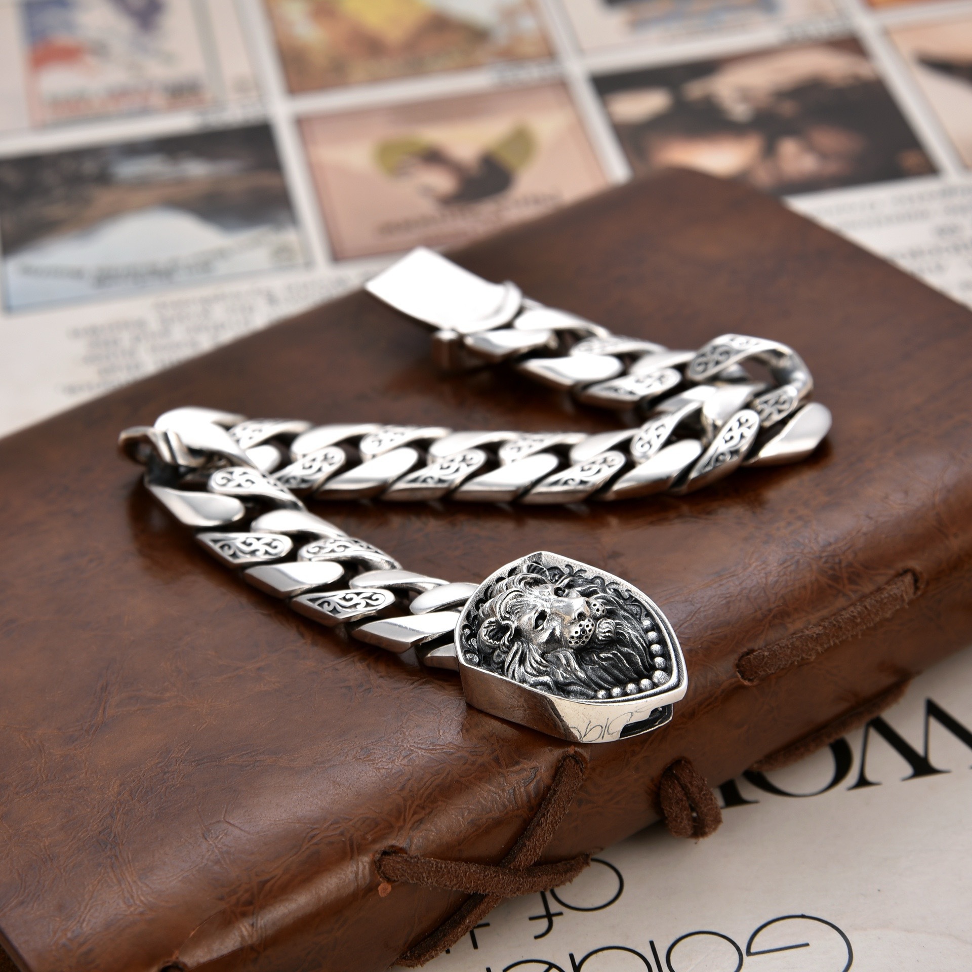 Bracelet pirate à tête de lion argentée — Sceau du Capitaine – Image 3