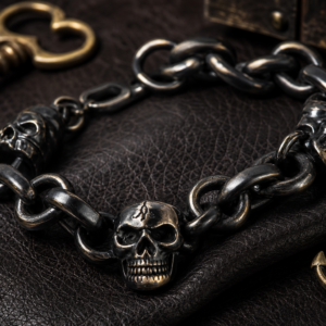 Bracelet pirate à chaînes et crâne — Le Maillon du Kraken