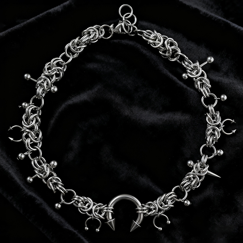 Collier pirate fer à cheval et rivets — Éperon du Blackwater – Image 5